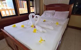 La-Familia Guest House